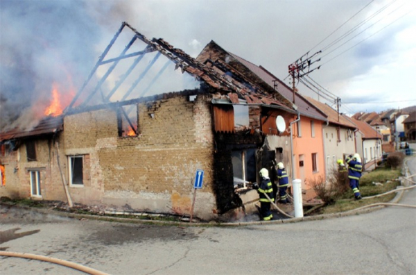 Požár rodinného domu v Chvalnově