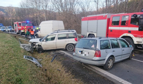 Dvě zranění si vyžádala vážná dopravní nehoda na Vsetínsku
