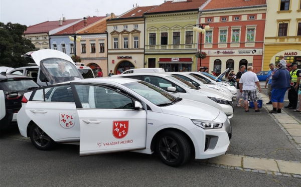 Závěr srpna bude ve Valašském Meziříčí patřit elektromobilům