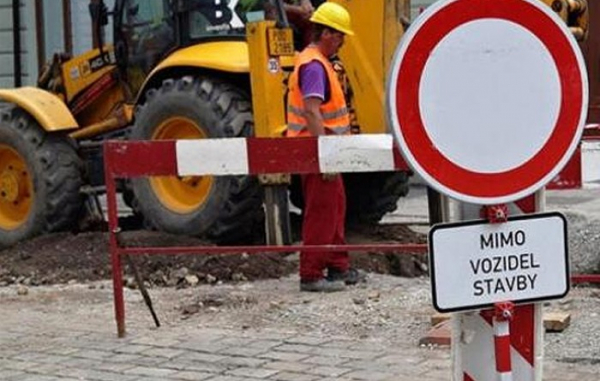 Upozornění pro řidiče. V Uherském Hradišti bude probíhat rekonstrukce plynového potrubí 