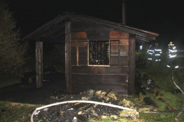 Na Vršavě u města Koryčany v okresu Kroměříž hořela sauna