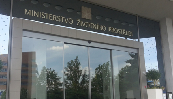 Ministerstvo postupovalo vůči těžbě štěrkopísku u Uherského Ostrohu podle zákona, rozhodl soud