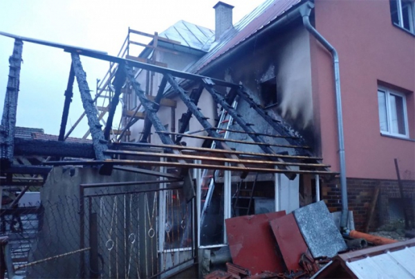 Při uzení masa došlo v Lačnově na Vsetínsku k požáru přístřešku