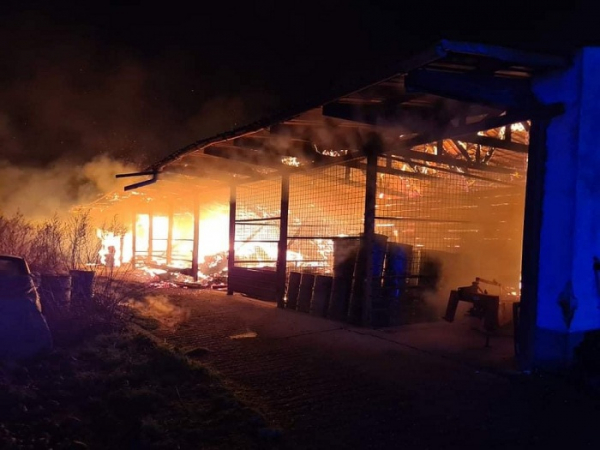 Požár seníku v Záhorovicích na Zlínsku hasilo pět jednotek hasičů