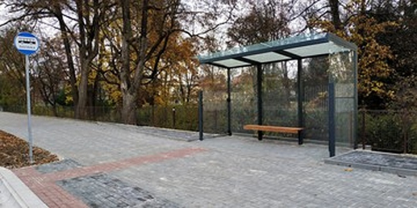 Zastávka Smetanovy sady v  Uherském Hradišti už  je v provozu 