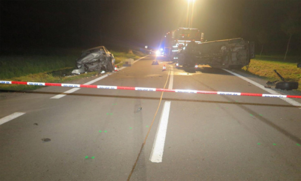 U Brumova - Bylnice došlo ke střetu dvou vozidel. Jedna osoba na místě zemřela, čtyři se zranily