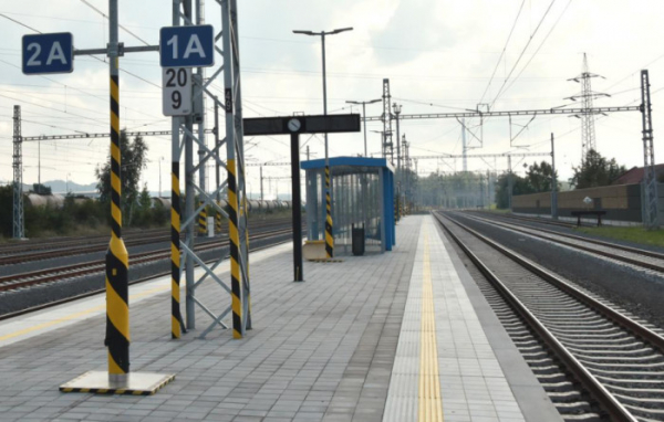 Vlaky na Slovensko jezdí u Valašského Meziříčí téměř dvojnásobnou rychlostí