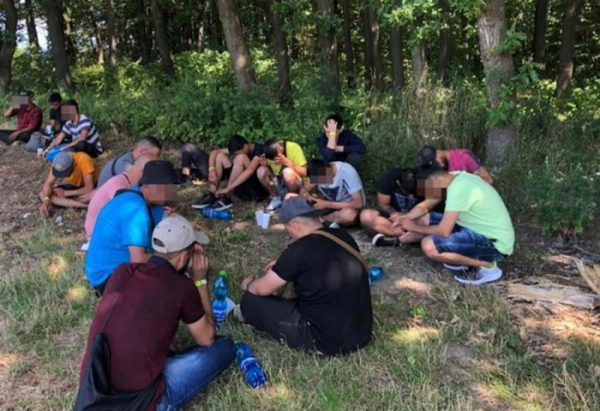 Policisté během středy a dnešního rána zajistili na Uherskohradišťsku 35 migrantů