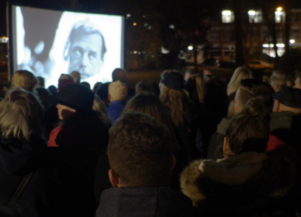 Výročí Sametové revoluce si Zlíňané připomenou u Lavičky Václava Havla