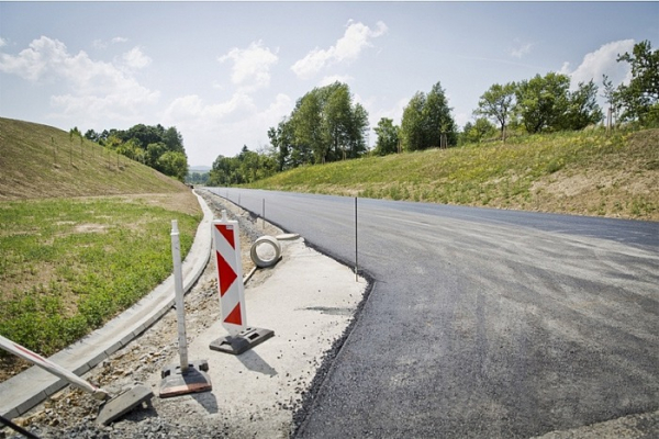 Kraje chtějí od státu vyšší příspěvek na opravu silnic